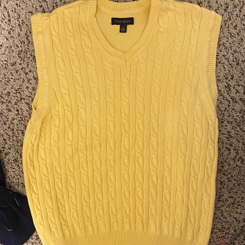 Club Room Men's Bright Yellow Cable-Knit V-Neck Sweater Vest